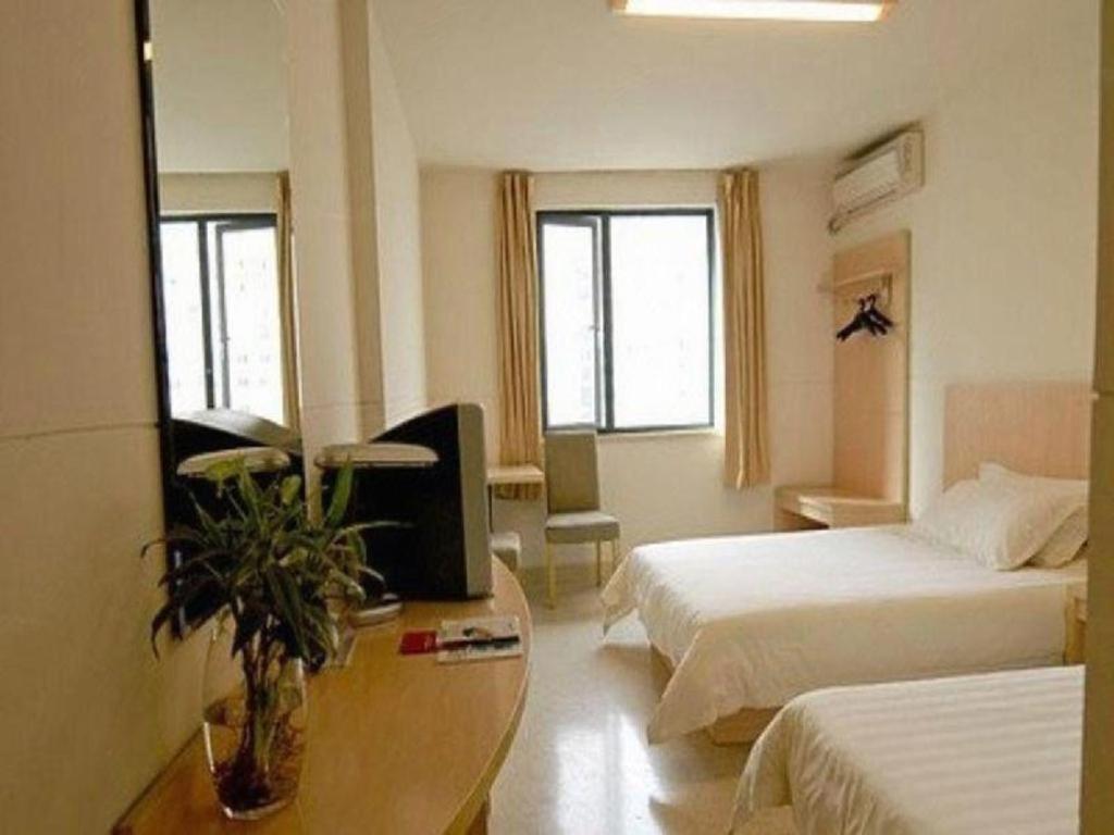 Jinjiang Inn Select Wuhan Xinhua Road Xiehe Hospital מראה חיצוני תמונה